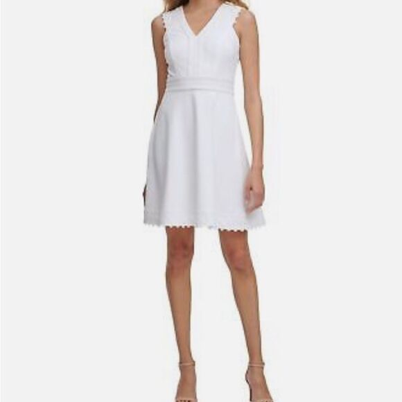 Kensie Sz 8 stretch embroidery detail zippered sleeveless v-neck cocktail dress - Picture 1 of 12